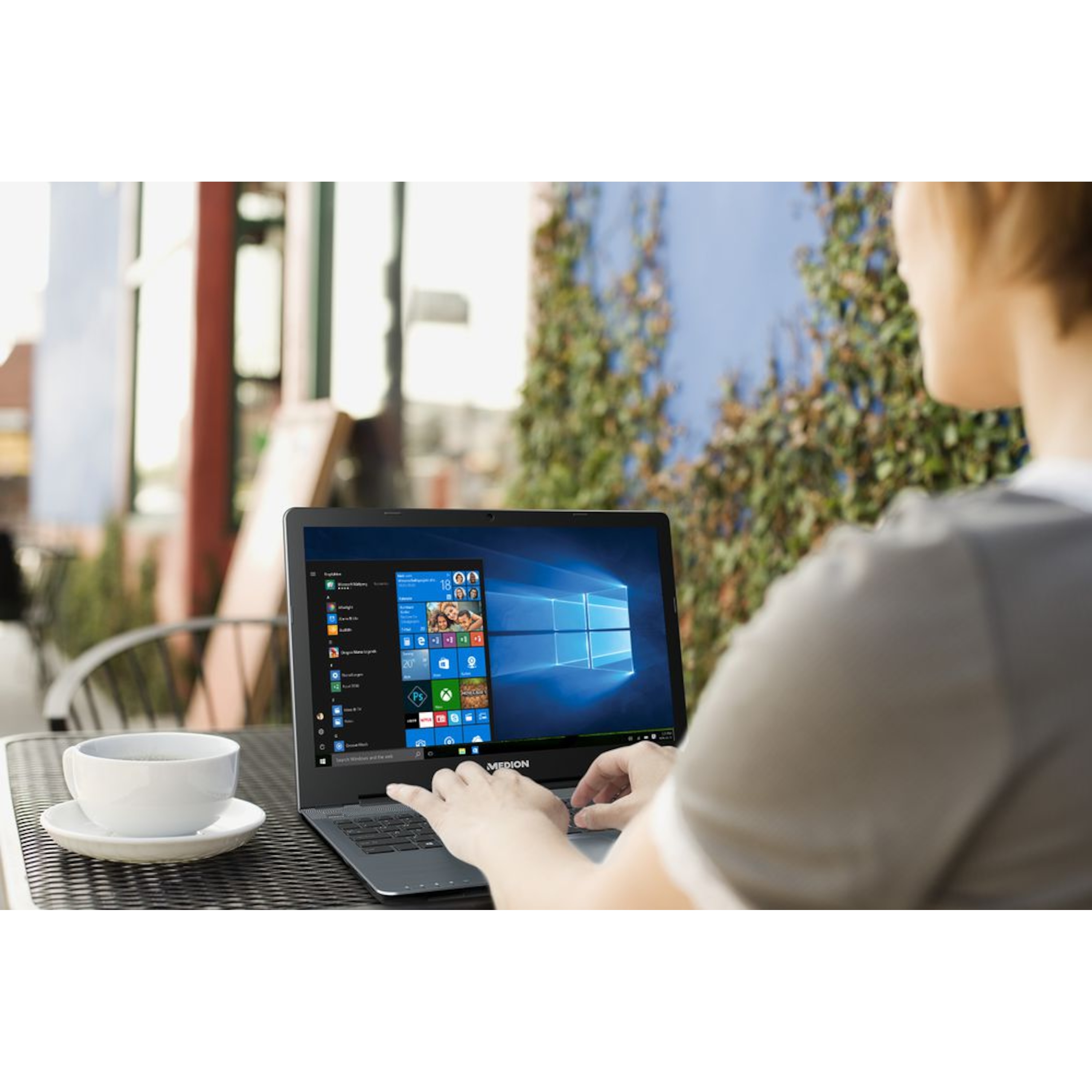 MEDION® AKOYA® P6659, Intel® Core™ i5-6200U, Windows 10 Home, 39,6 cm (15,6'') FHD Display, 930M, 128 GB SSD, 1TB HDD, 6 GB RAM, Notebook  (B-Ware)