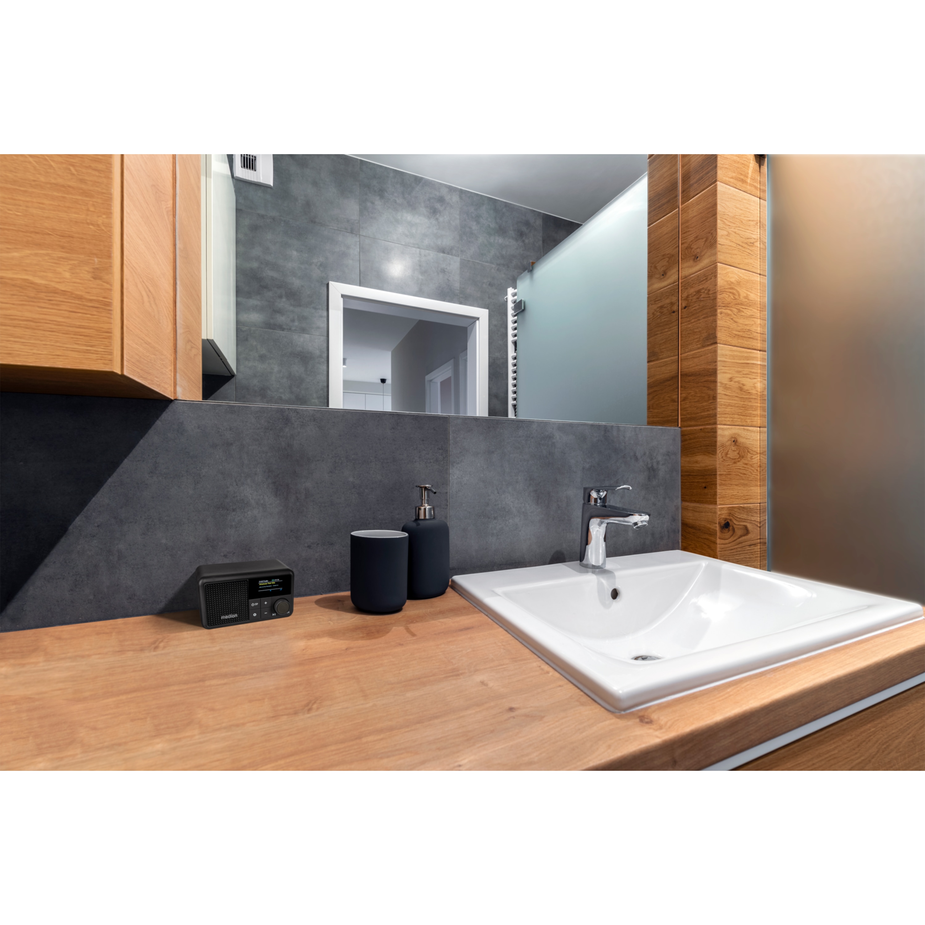 MEDION® LIFE® S66822 Tragbares DAB+ Radio, Farb-TFT Display 3,73 cm (1,47''), DAB+/UKW-Radio (je 40 Senderspeicher), Bluetooth® 5.3, integrierter Akku, extra kompakt, 2 W RMS