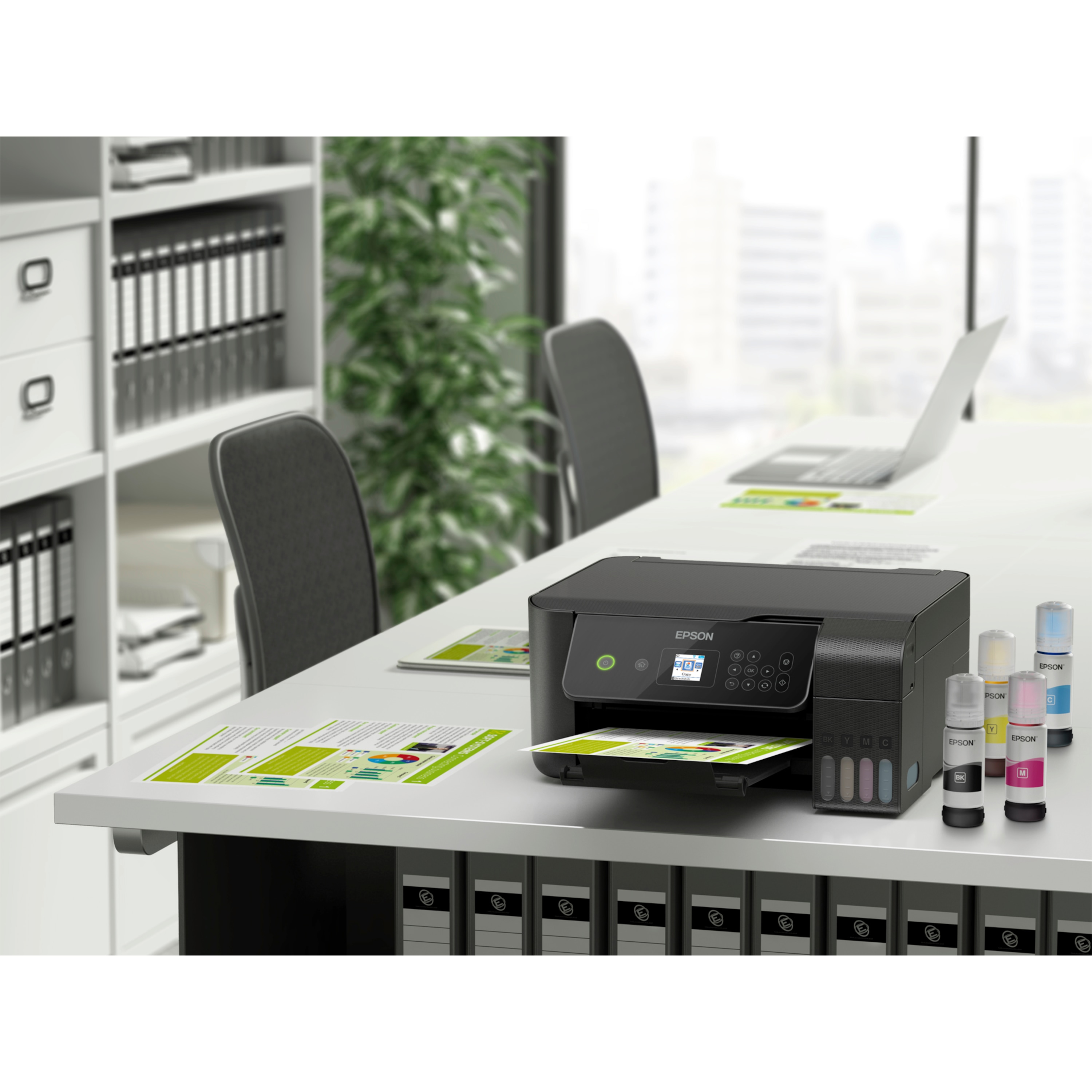 EPSON EcoTank ET-2720 3-in-1 Drucker, LC-Farbdisplay, WiFi, Drucken, Scannen und Kopieren, inklusive Tintenflaschen