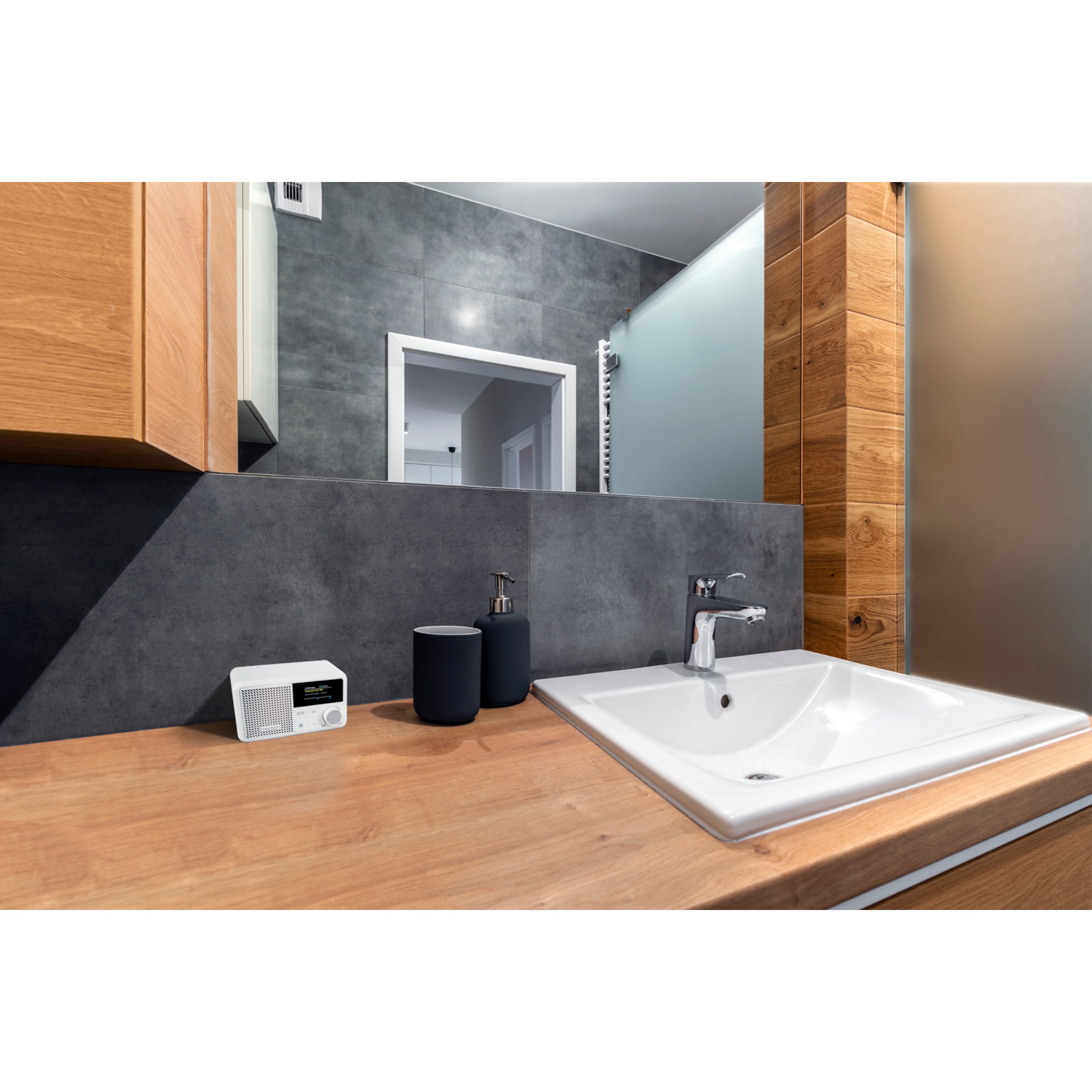 MEDION® LIFE® S66822 Tragbares DAB+ Radio, Farb-TFT Display 3,73 cm (1,47''), DAB+/UKW-Radio (je 40 Senderspeicher), Bluetooth® 5.3, integrierter Akku, extra kompakt, 2 W RMS