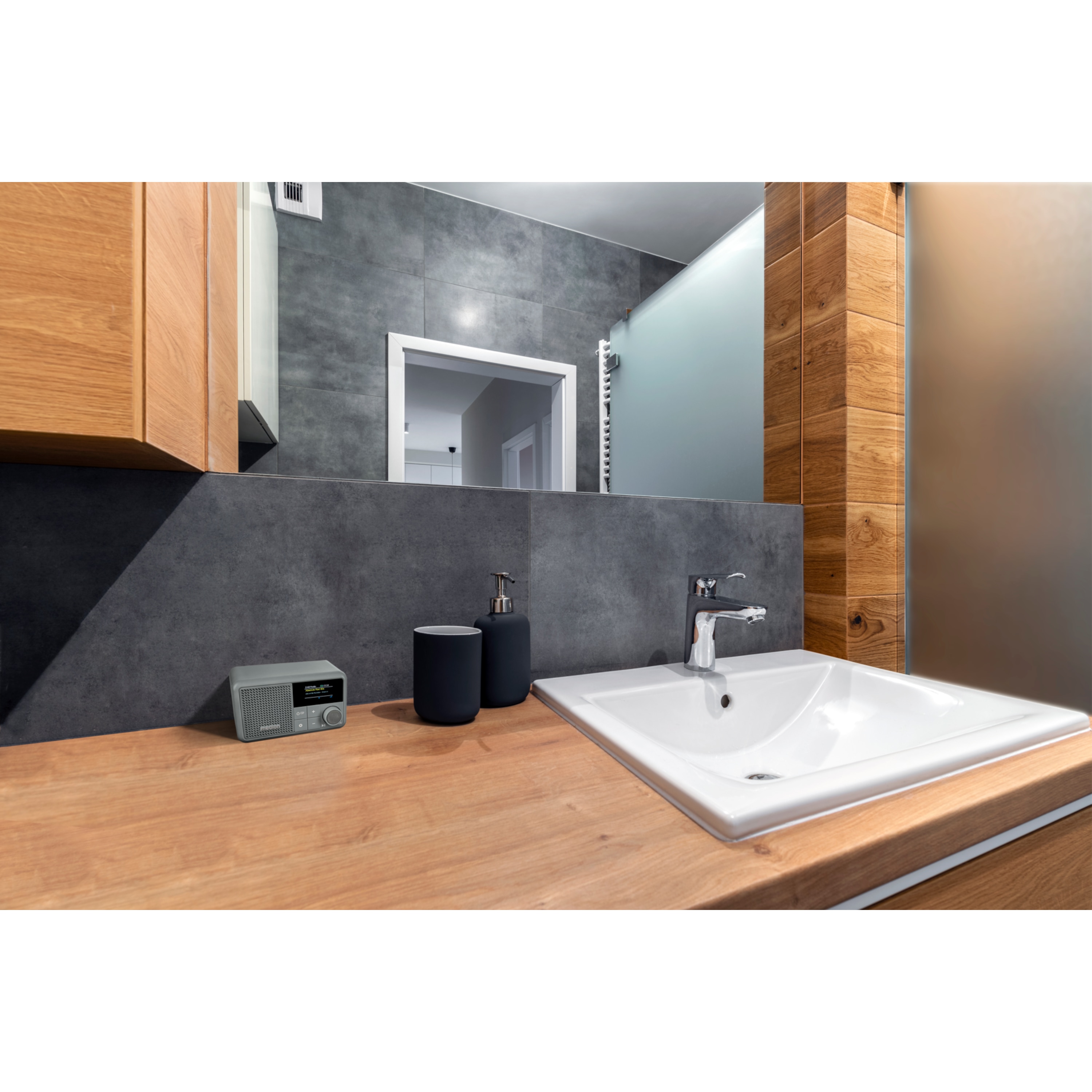 MEDION® LIFE® S66822 Tragbares DAB+ Radio, Farb-TFT Display 3,73 cm (1,47''), DAB+/UKW-Radio (je 40 Senderspeicher), Bluetooth® 5.3, integrierter Akku, extra kompakt, 2 W RMS