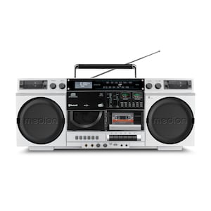 MEDION® LIFE P66538 Retro-Boombox silber, DAB+/PLL-UKW Radio, Bluetooth® 5.3 für das Abspielen von Smartphone & Co, CD-Player, Kassettendeck, X-Bass Funktion, 2 x 10 W RMS