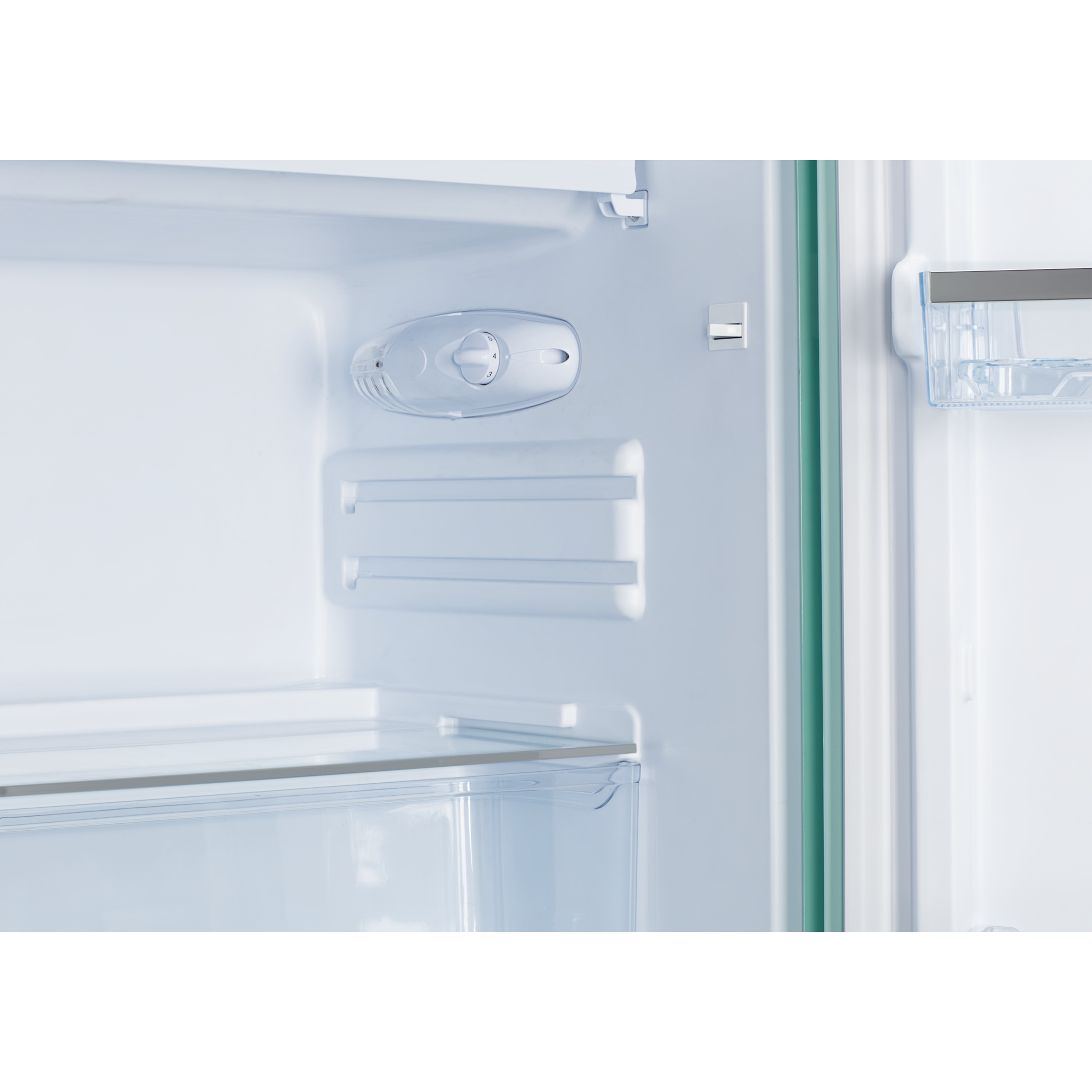 MEDION® LIFE® Retro Kühlschrank mit Gefrierfach MD37790, 108 L Gesamtnutzinhalt, 37 dB, höhenverstellbare Füße, Energieeffiziensklasse D
