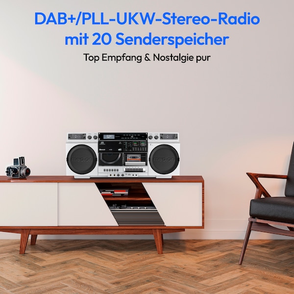 MEDION® LIFE P66538 Retro-Boombox silber, DAB+/PLL-UKW Radio, Bluetooth® 5.3 für das Abspielen von Smartphone & Co, CD-Player, Kassettendeck, X-Bass Funktion, 2 x 10 W RMS