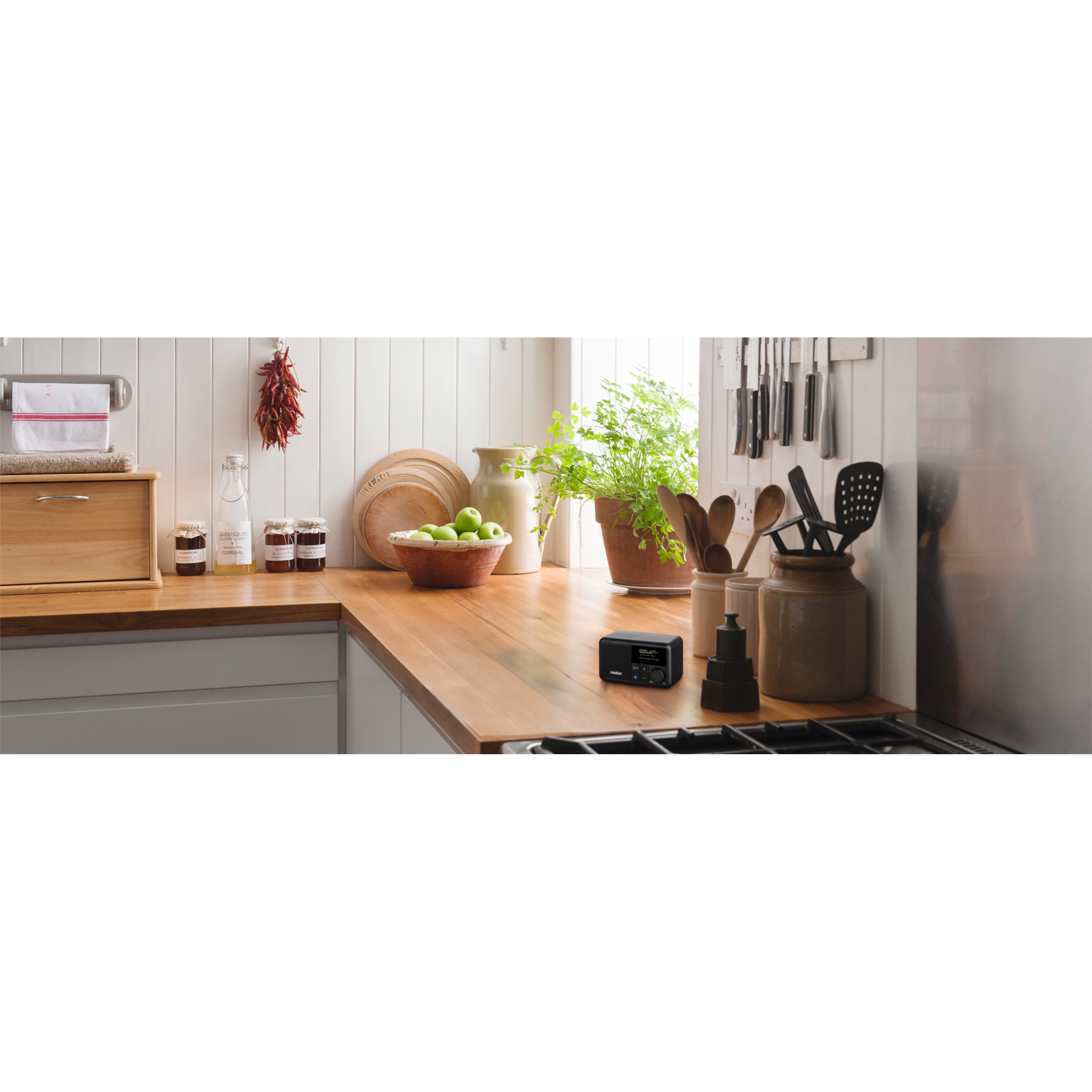 MEDION® LIFE® S66822 Tragbares DAB+ Radio, Farb-TFT Display 3,73 cm (1,47''), DAB+/UKW-Radio (je 40 Senderspeicher), Bluetooth® 5.3, integrierter Akku, extra kompakt, 2 W RMS