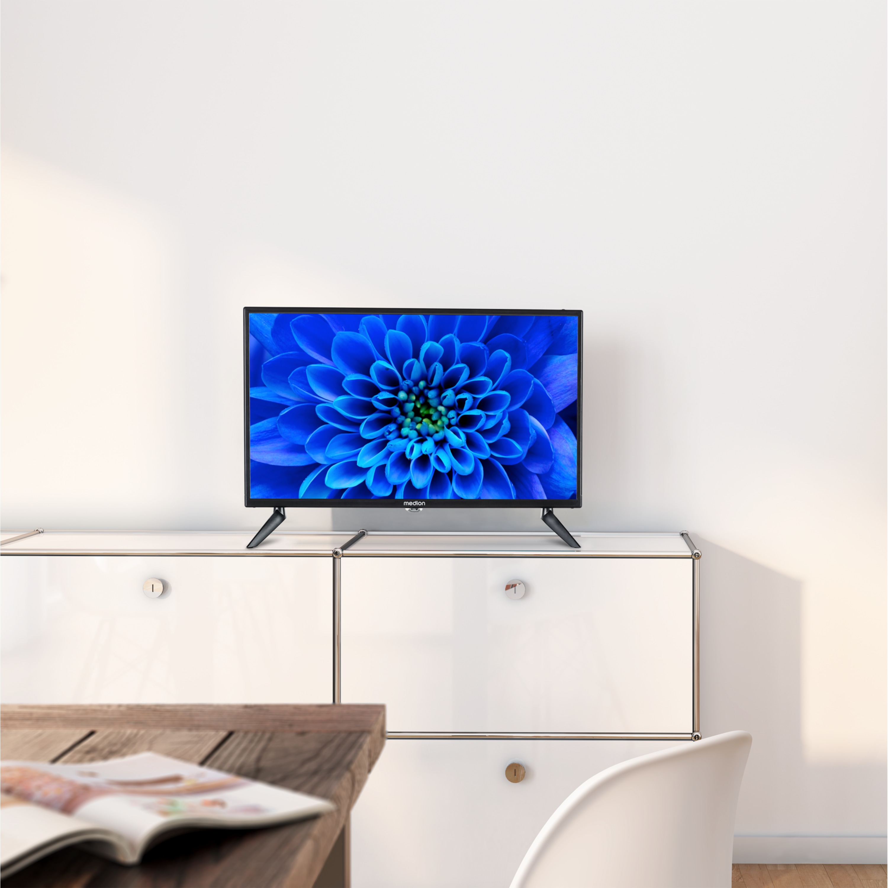 MEDION® LIFE® E8242501 (MD 824001) Fernseher, 59,9 cm (24'') LCD-TV, Full HD, HD Triple Tuner, integrierter DVD-Player, Car-Adapter, integrierter Mediaplayer, CI+