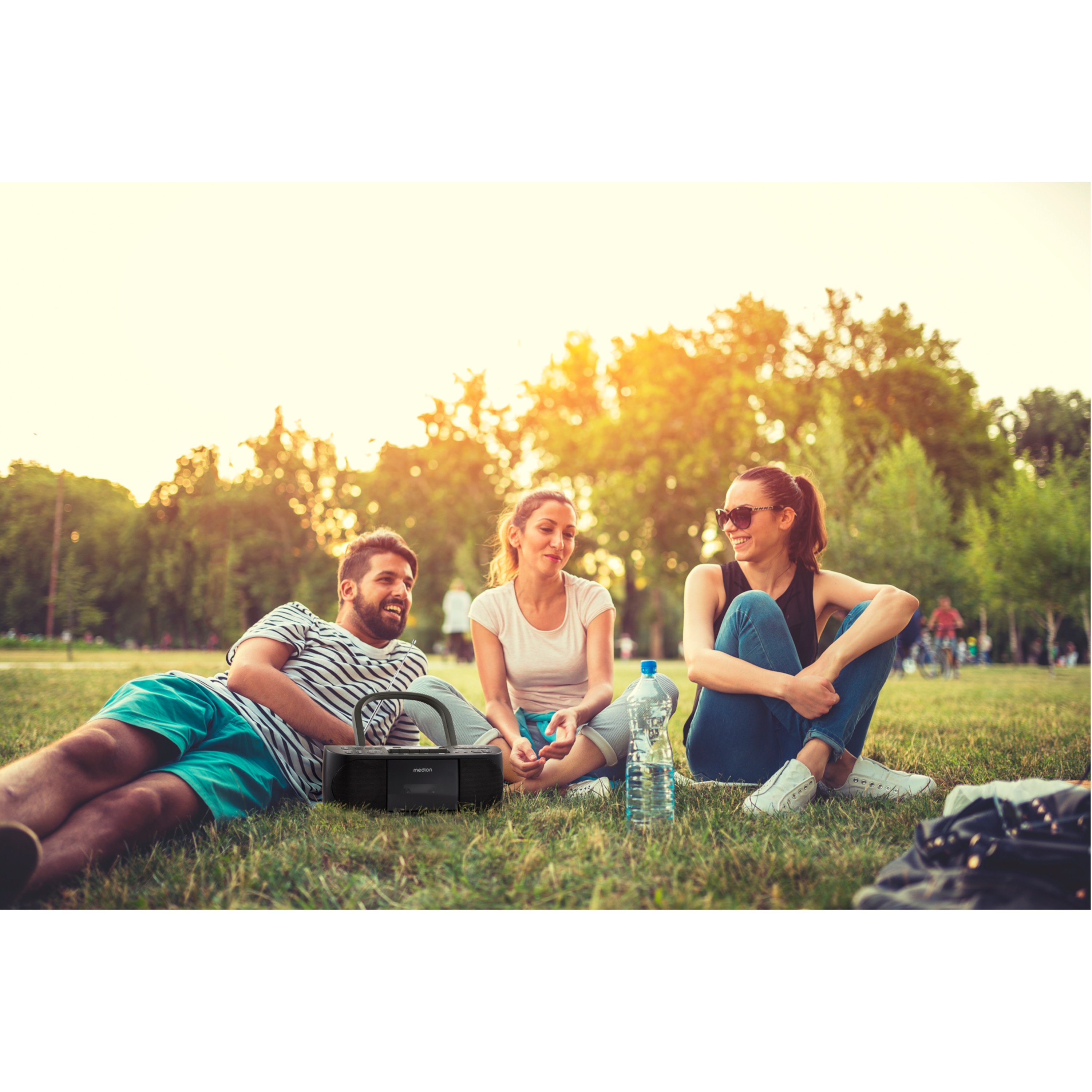 MEDION® LIFE® DRX-1 Plus, DAB+/PLL-UKW-Stereo Radio, Bluetooth® 5.4, CD-Kassetten-Radio mit MP3-Wiedergabe, USB Anschluss, CD-R/RW kompatibel, AUX-In, 2 x 3 W RMS