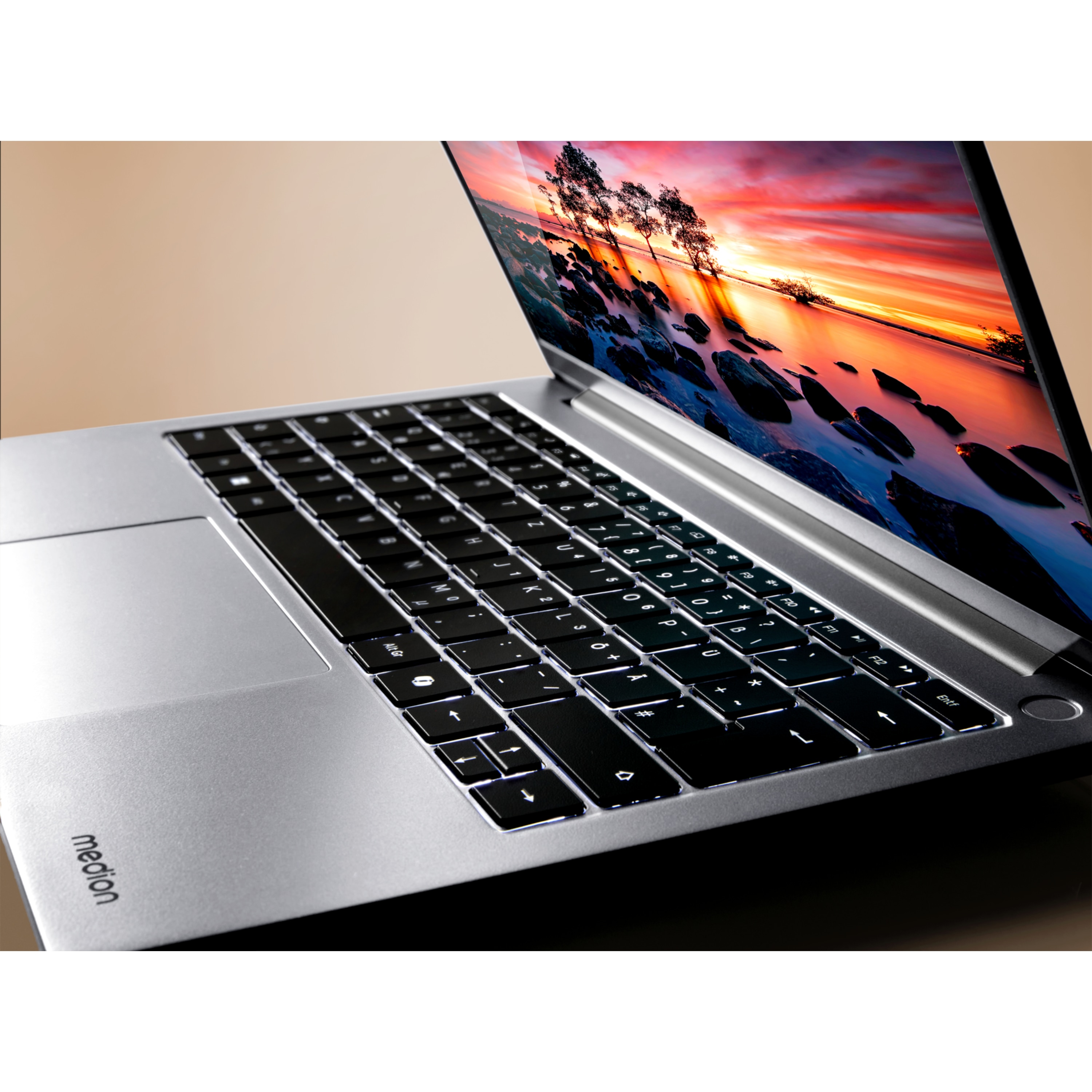 MEDION® Signium 14 S1 OLED, Intel® Core™ 5 120U , Windows 11 Home, 35,56 cm (14“) 2,8K OLED Display, 512 GB SSD, 16 GB RAM