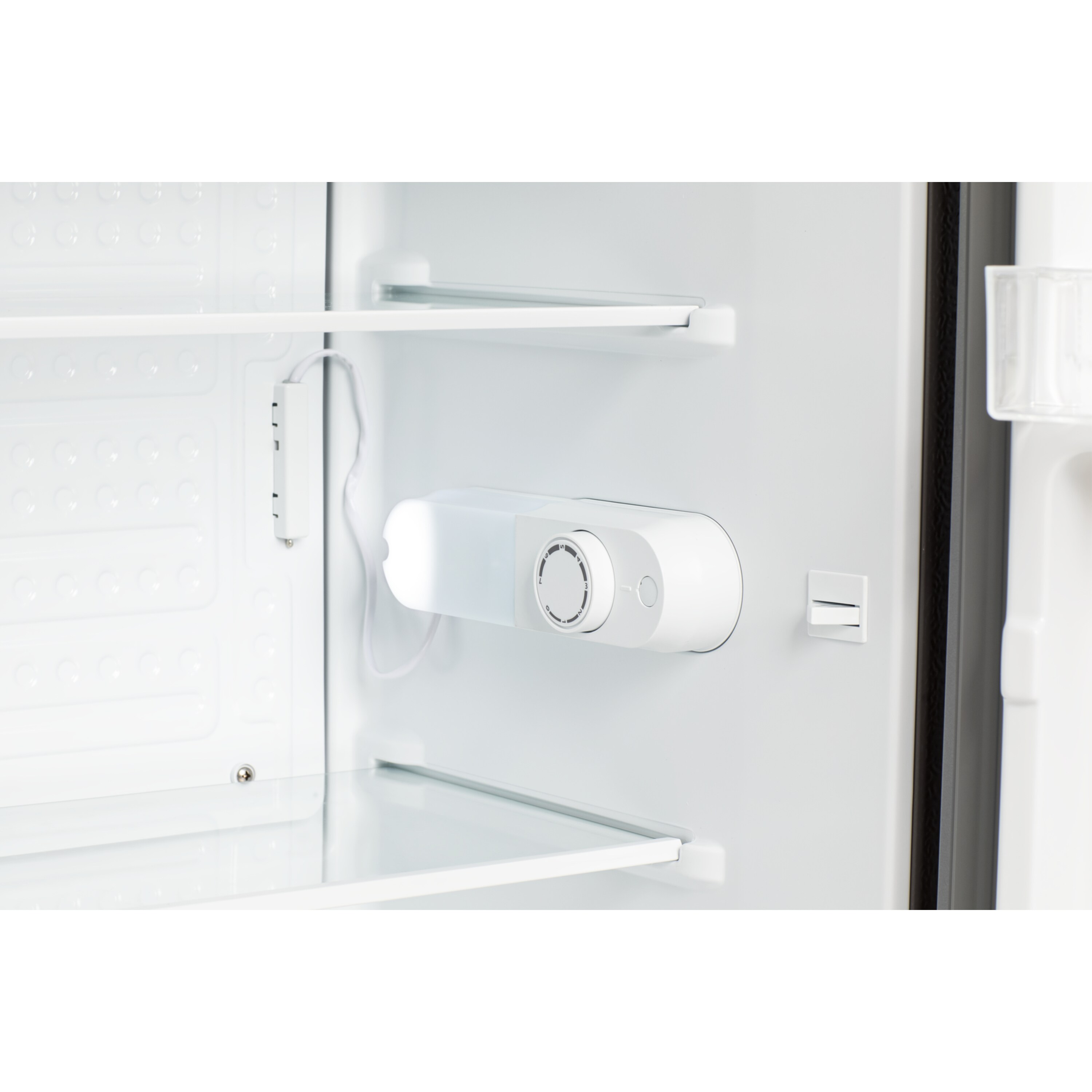 MEDION® LIFE® Kühlschrank MD 37767, 92 L Nutzinhalt, 40 dB, Stufenlose Temperaturreglung, Höhenverstellbare Füße, Energieeffizienzsklasse E