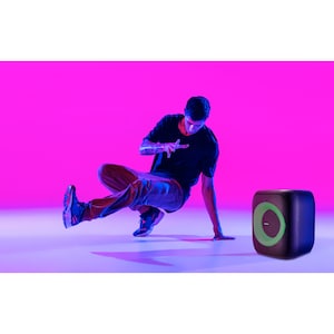 MEDION® LIFE® S61991 Partylautsprecher, tragbares Bluetooth®-Soundsystem. Bluetooth® 5.3 für kabellose Musikübertragung, verschiedene Lichteffekte, integrierter Akku, TWS-Funktion, 50 W RMS