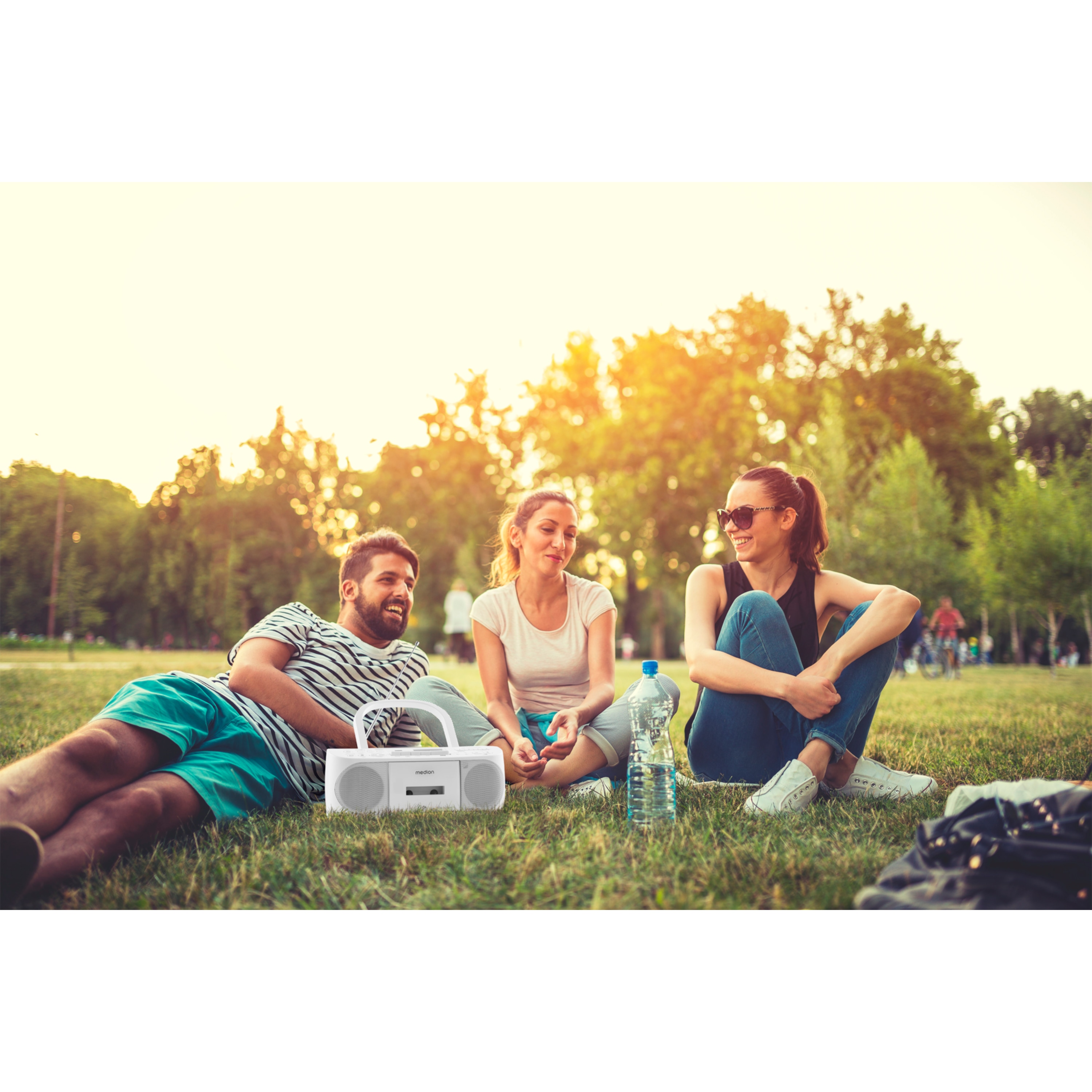 MEDION® LIFE® DRX-1 Plus, DAB+/PLL-UKW-Stereo Radio, Bluetooth® 5.4, CD-Kassetten-Radio mit MP3-Wiedergabe, USB Anschluss, CD-R/RW kompatibel, AUX-In, 2 x 3 W RMS