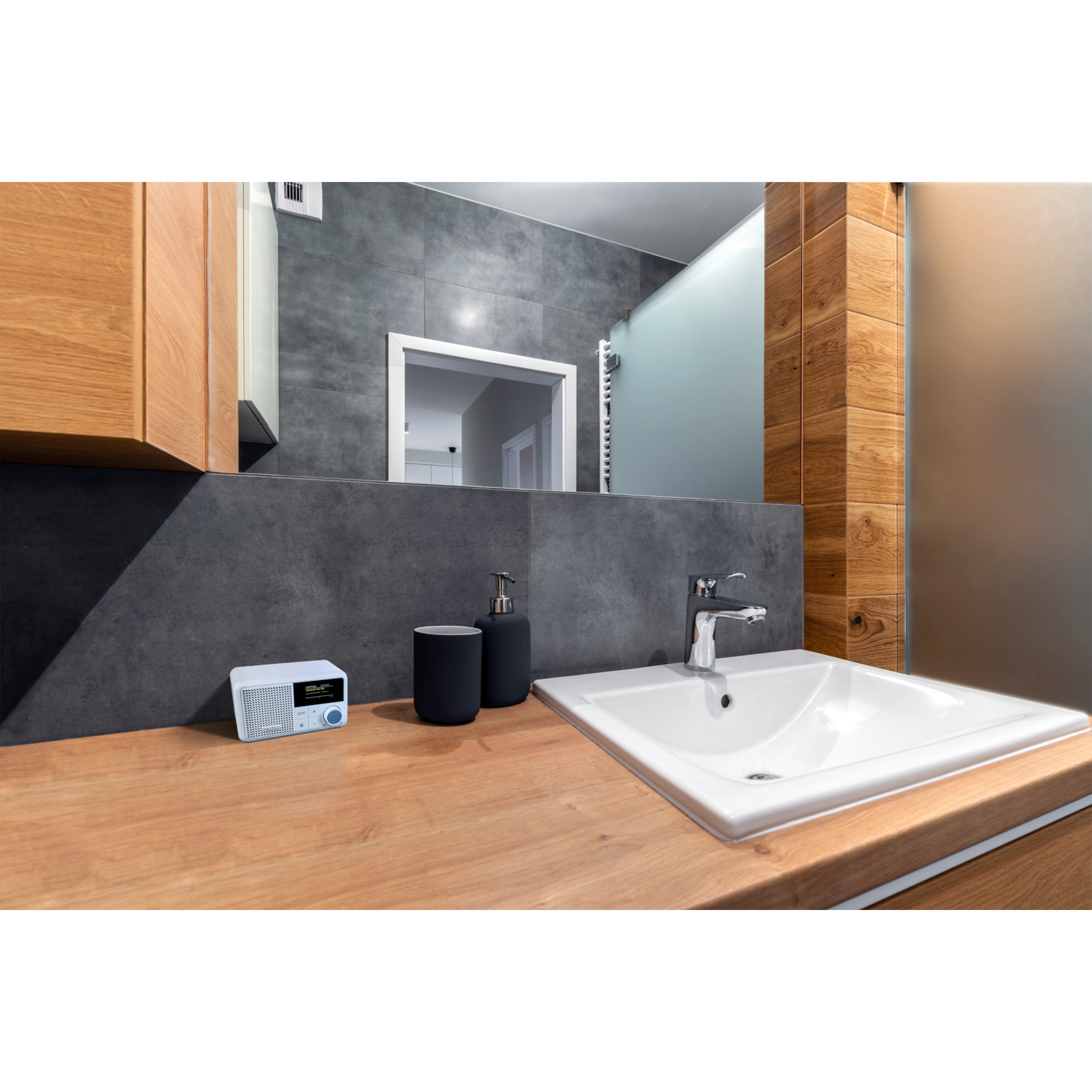 MEDION® LIFE® S66822 Tragbares DAB+ Radio, Farb-TFT Display 3,73 cm (1,47''), DAB+/UKW-Radio (je 40 Senderspeicher), Bluetooth® 5.3, integrierter Akku, extra kompakt, 2 W RMS