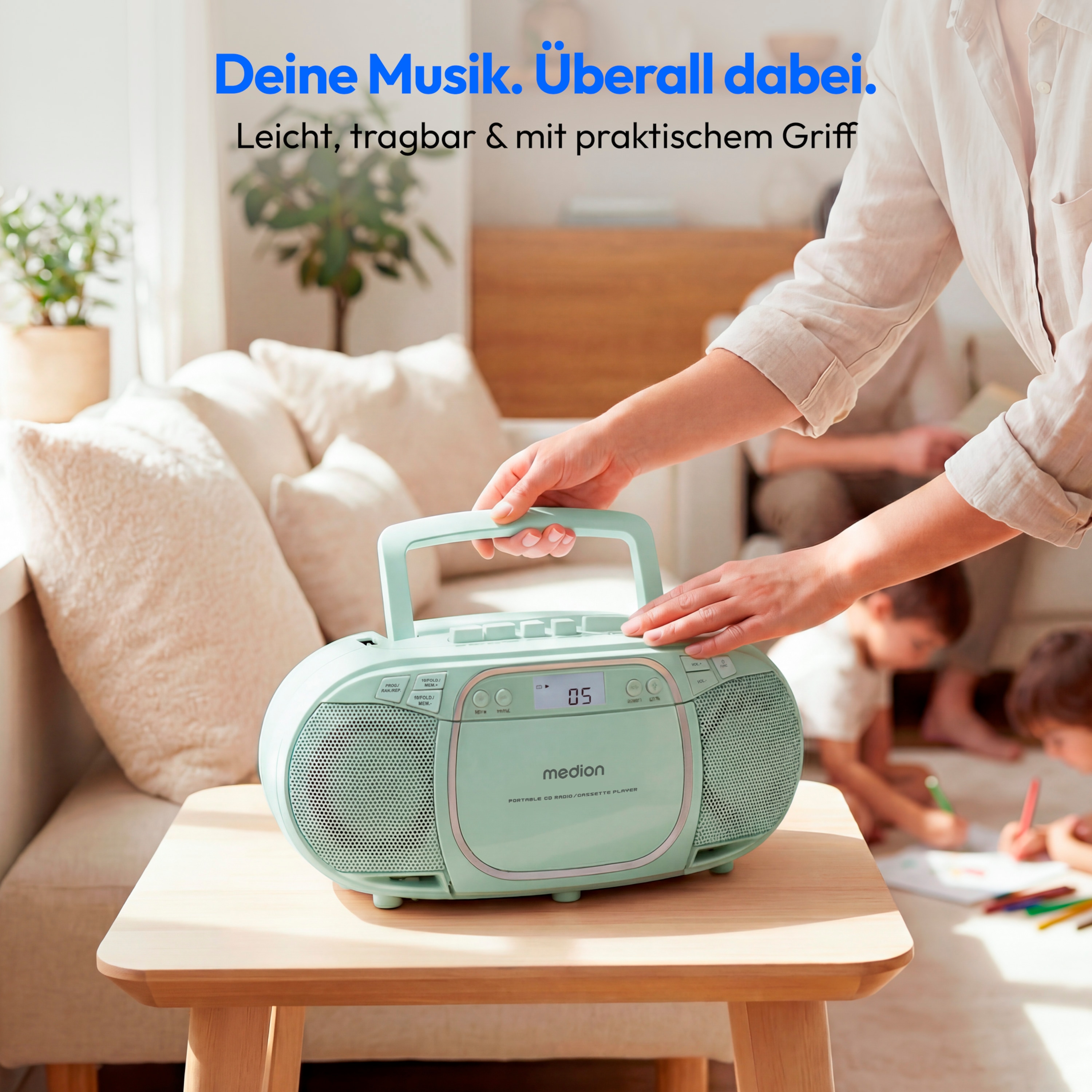 MEDION® LIFE E66476 Tragbare CD-Boombox, CD-Player, Kassettendeck, FM-Radio, USB-MP3-Wiedergabe, 30 Senderspeicher, Batteriebetrieb
