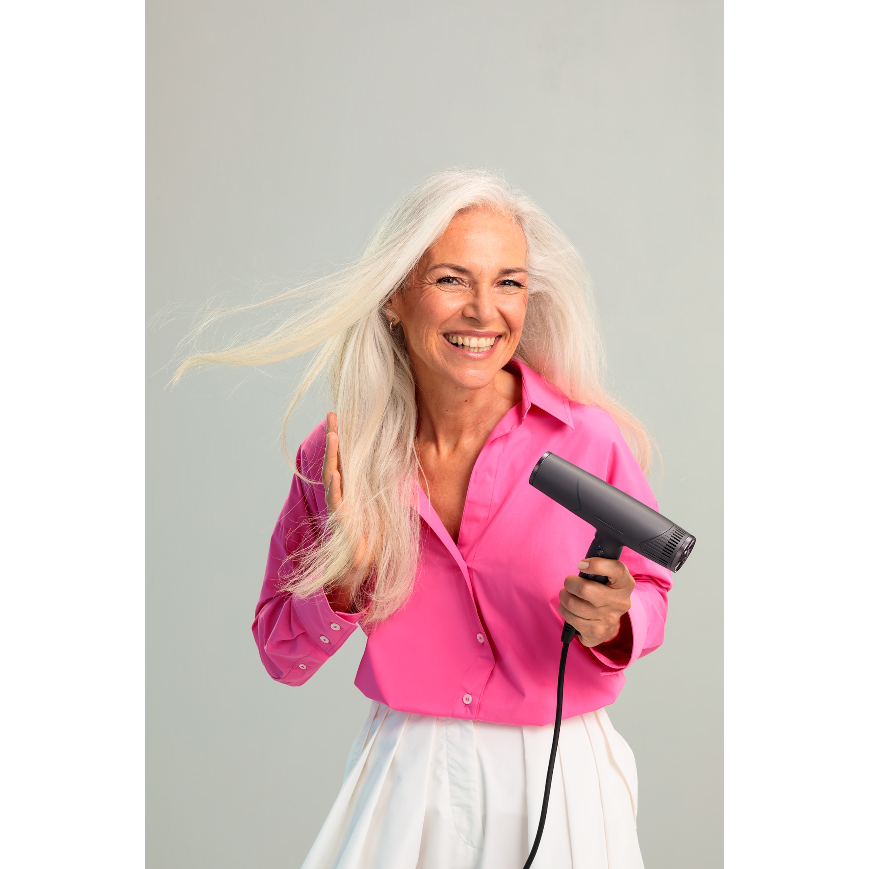 MEDION® LIFE HD2 Haartrockner mit Ionen-Technologie, 1.500 Watt, Selbstreinigungsfunktion, Vielseitige Aufsätze: Stylingdüsen und Diffusor, 3 Temperatur- und 3 Luftstromstufen