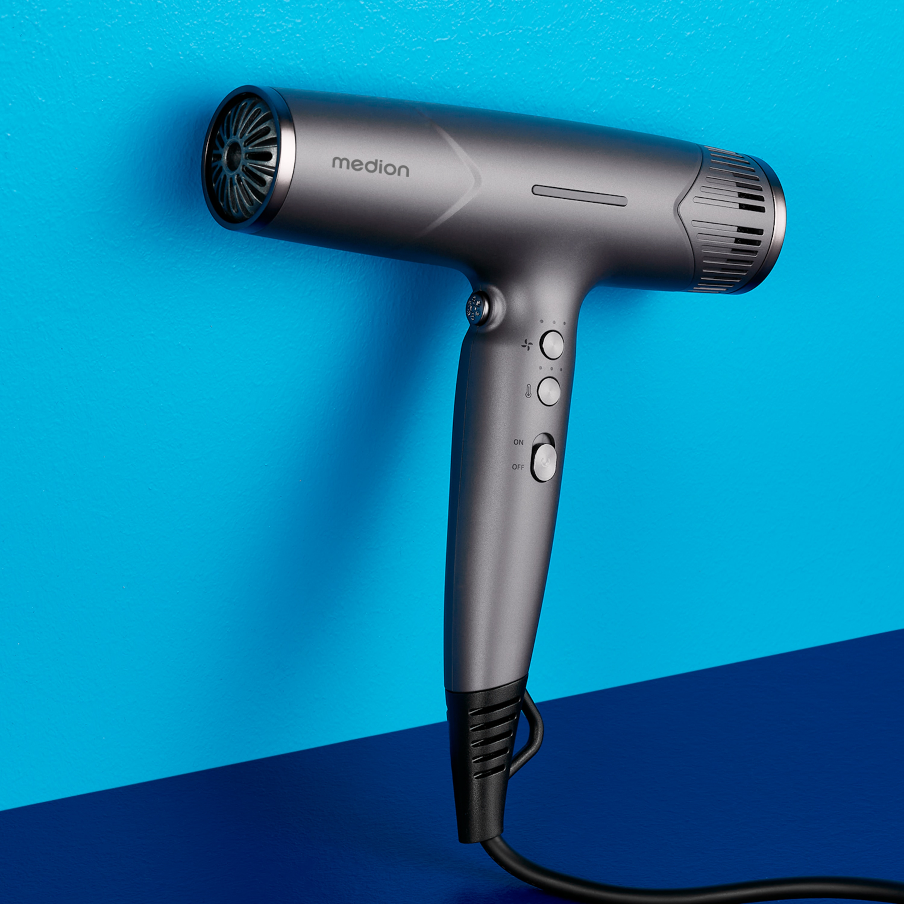 MEDION® LIFE HD2 Haartrockner mit Ionen-Technologie, 1.500 Watt, Selbstreinigungsfunktion, Vielseitige Aufsätze: Stylingdüsen und Diffusor, 3 Temperatur- und 3 Luftstromstufen