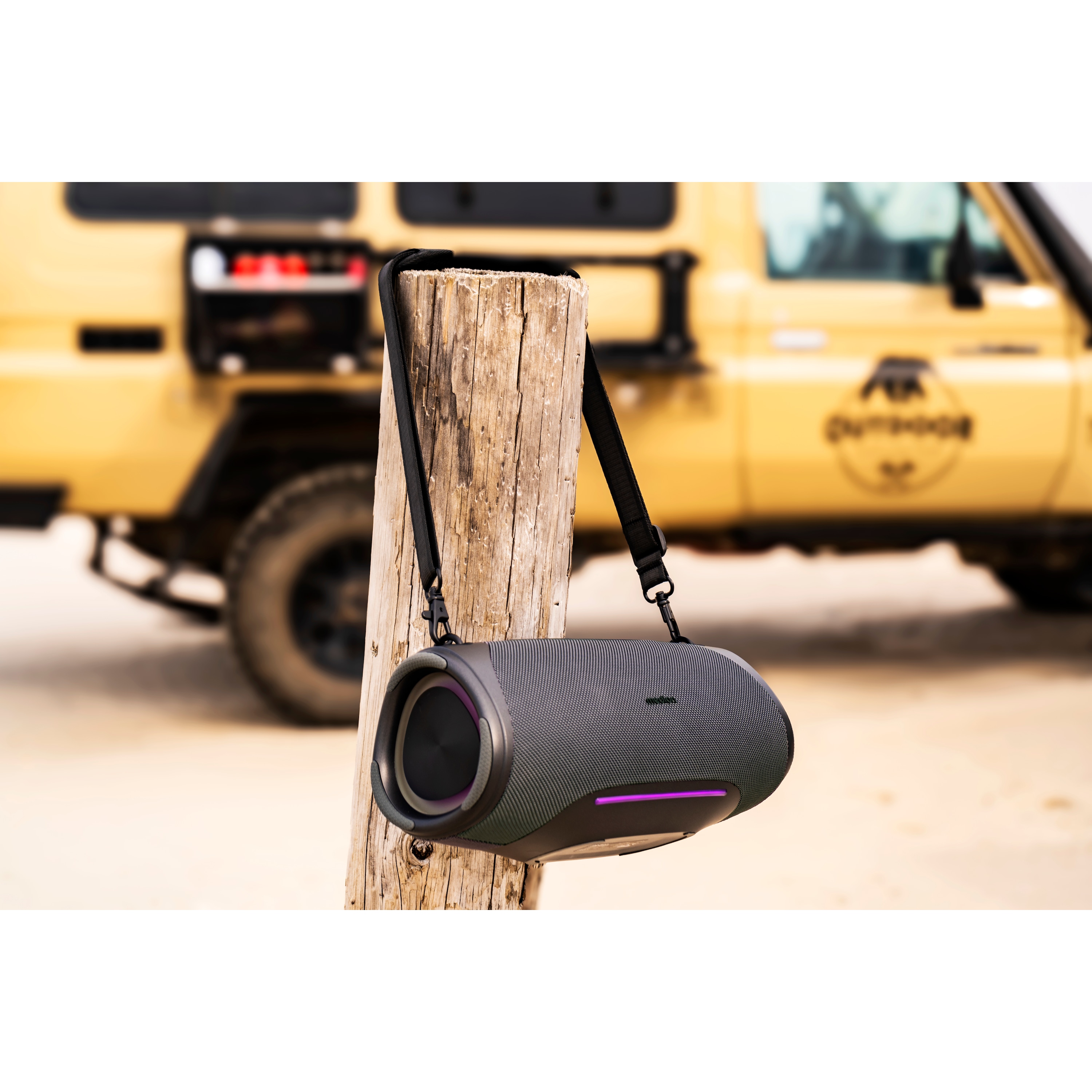 MEDION® LIFE® P61762 Tragbarer Bluetooth® Lautsprecher L, Dual Illuminated & Lightstrip (RGB-Lichteffekte), Bluetooth® 5.3, integrierter Akku mit bis zu 47 Stunden Laufzeit, robustes & mobiles Design, 2 x 25 W RMS