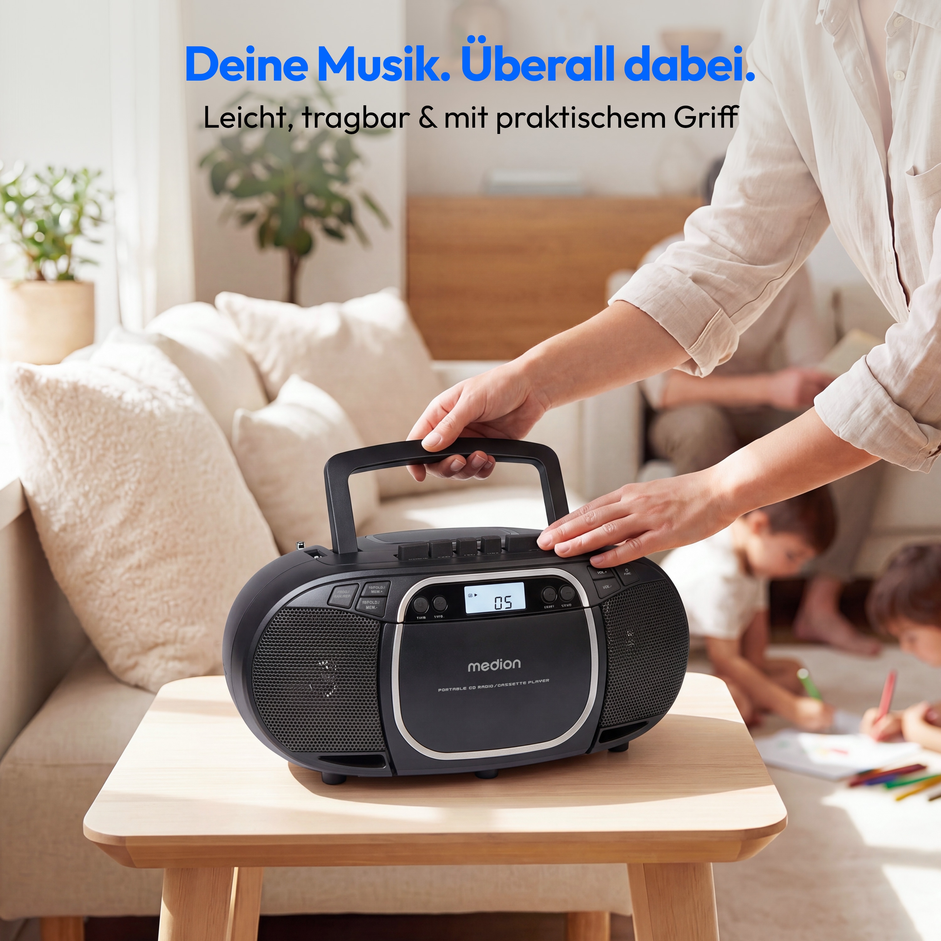 MEDION® LIFE E66476 Tragbare CD-Boombox, CD-Player, Kassettendeck, FM-Radio, USB-MP3-Wiedergabe, 30 Senderspeicher, Batteriebetrieb