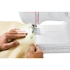 MEDION® LIFE® Freiarm-Nähmaschine SM60 (MD10689), einstellbare Stichlänge und Stichbreite, automatischer Einfädler, 60 verschiedene Stichmuster, integriertes Zubehörfach, 60 Watt Motorleistung