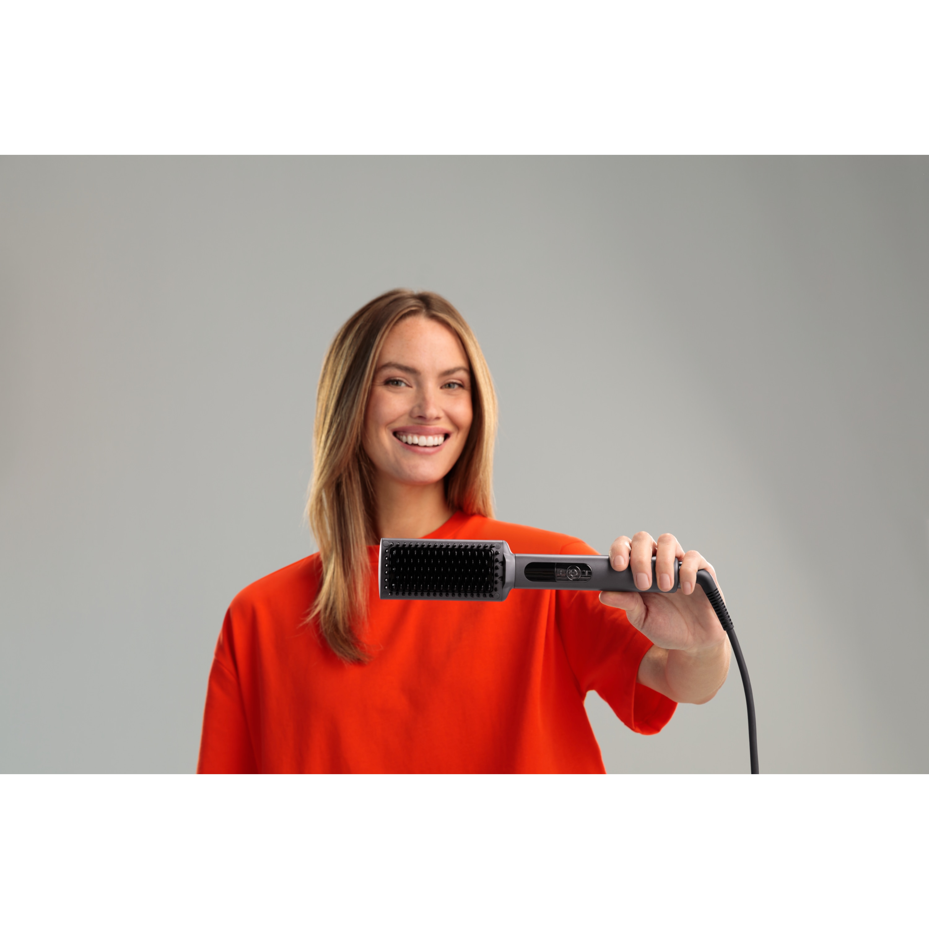 MEDION® LIFE HB1 Glättbürste, Keramik-/Turmalin beschichtete Heizelemente, Display mit Temperaturanzeige, 5 regelbare Hitzestufen (165° - 210°), Ionen-Technologie