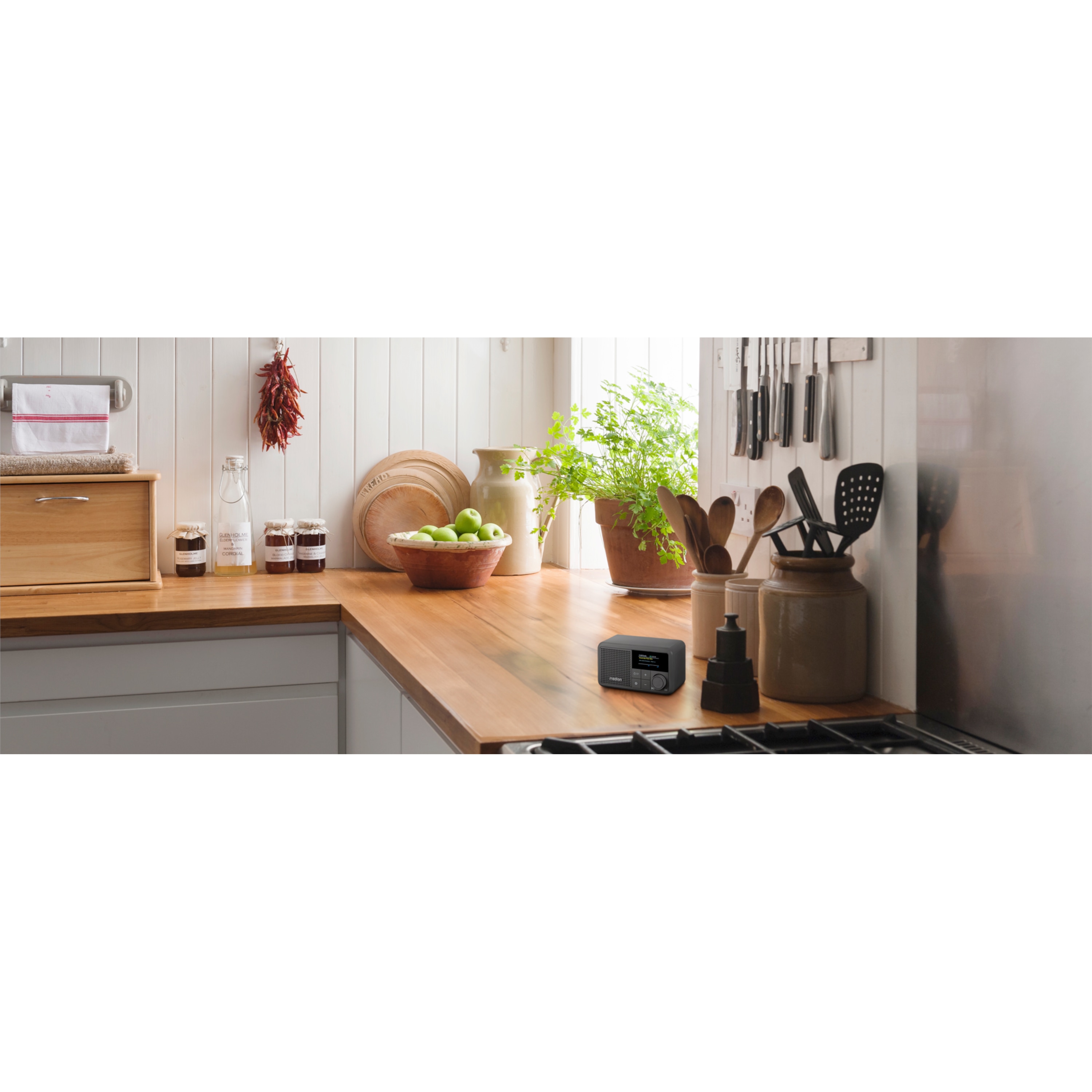 MEDION® LIFE® S66822 Tragbares DAB+ Radio, Farb-TFT Display 3,73 cm (1,47''), DAB+/UKW-Radio (je 40 Senderspeicher), Bluetooth® 5.3, integrierter Akku, extra kompakt, 2 W RMS