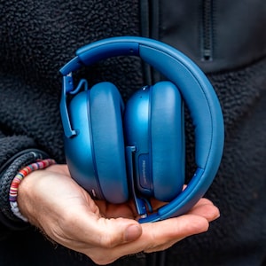 MEDION® Over Ear-Kopfhörer LIFE HX-1 Pro blau, bis zu 190 Stunden Akkulaufzeit, Hybrid Active Noise Cancelling, 7 EQ-Presets + 1 App-Preset, Bluetooth® 6.0 wireless technology, IPX4 Spritzwasserschutz