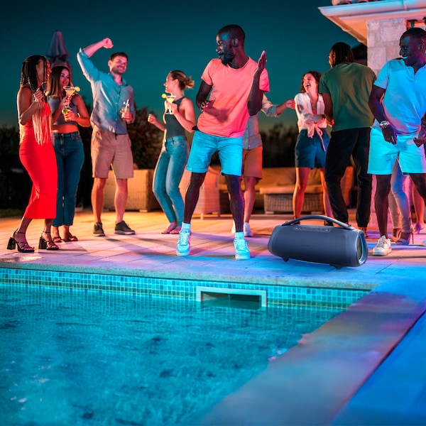 MEDION® LIFE P61768 Tragbarer Bluetooth® Lautsprecher XL blau, Dual Illuminated & Lightstrip (RGB-Lichteffekte), Bluetooth® 5.3, integrierter Akku mit bis zu 30 Stunden Laufzeit, robustes & mobiles Design, 2 x 25 W + 50 W RMS