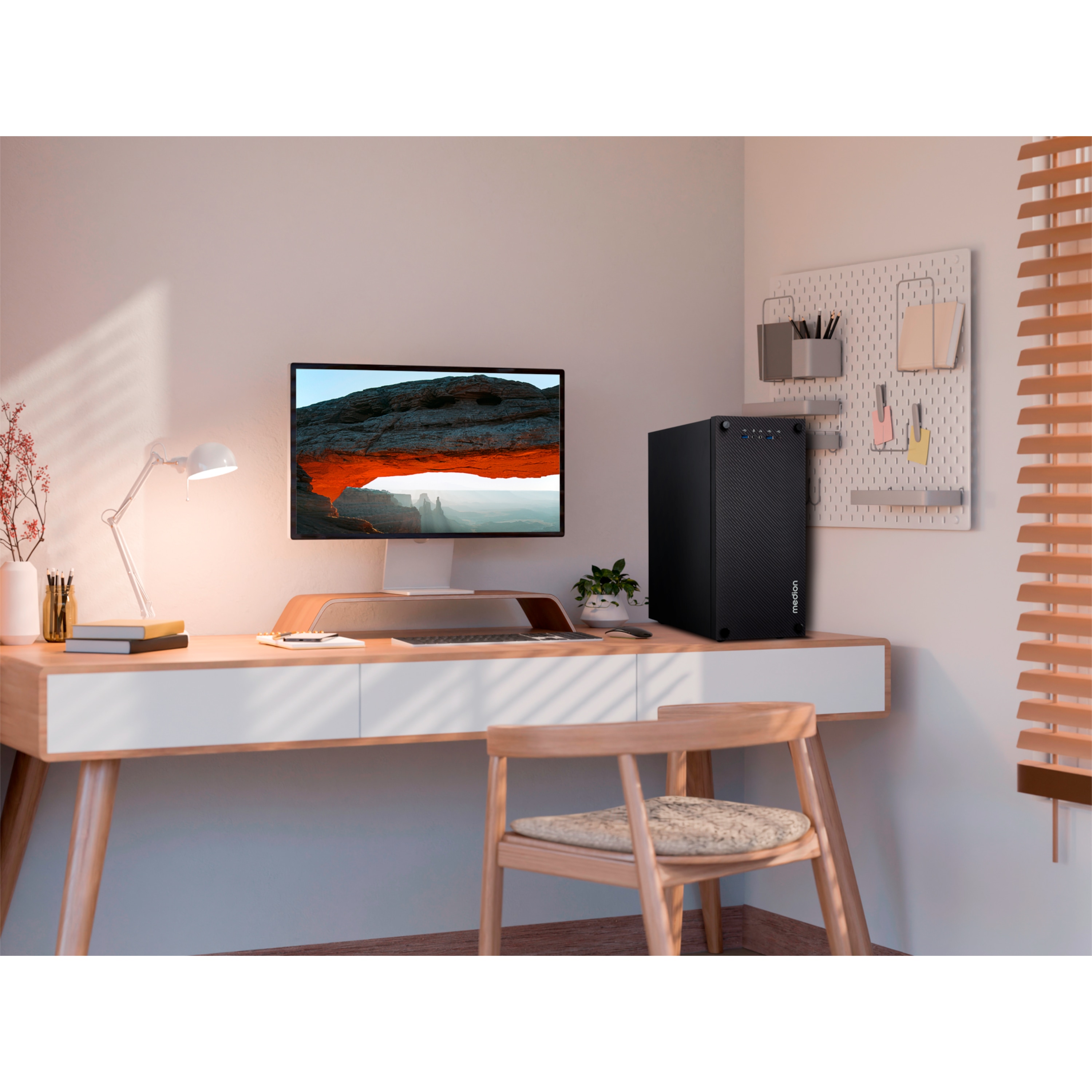 MEDION® MEDION Multiworx E42, Intel® Core™ Ultra 5 225, Windows 11 Home, 1 TB SSD, 16 GB RAM
